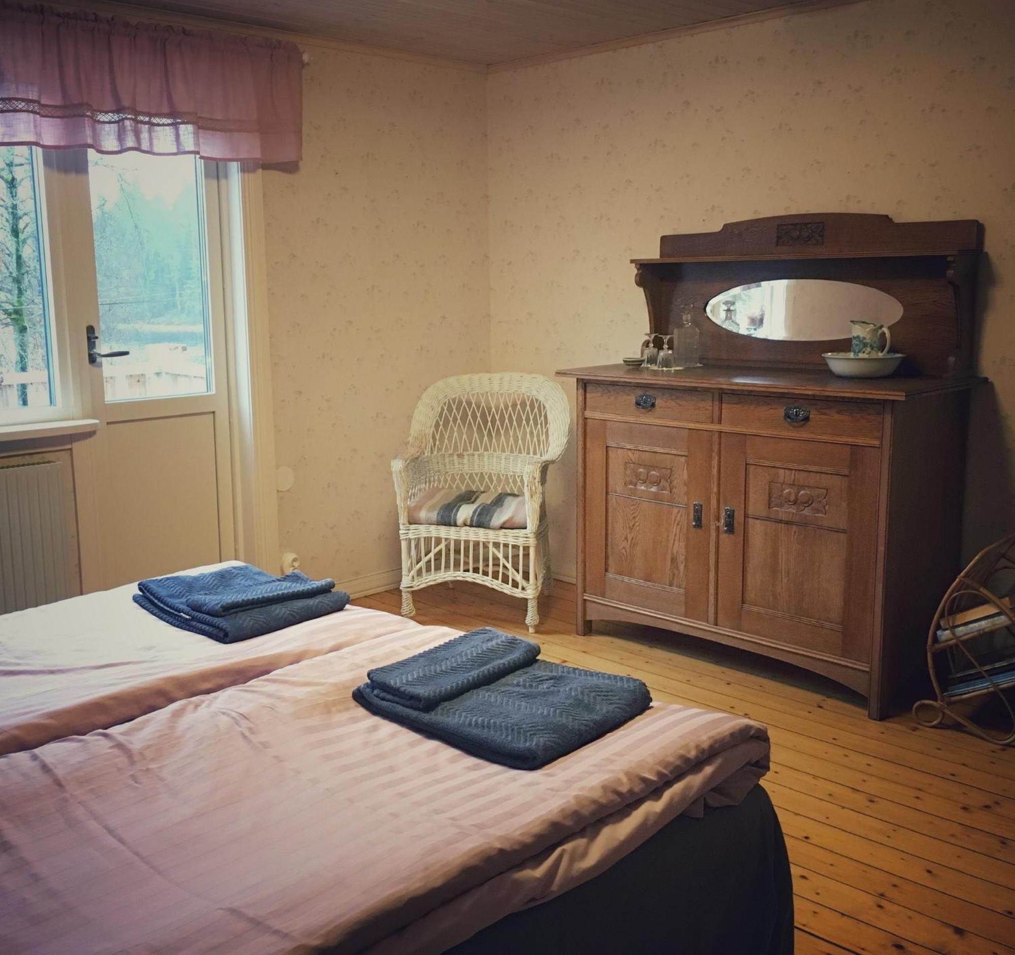 Viktors Affaershus Bed & Breakfast Atran Luaran gambar