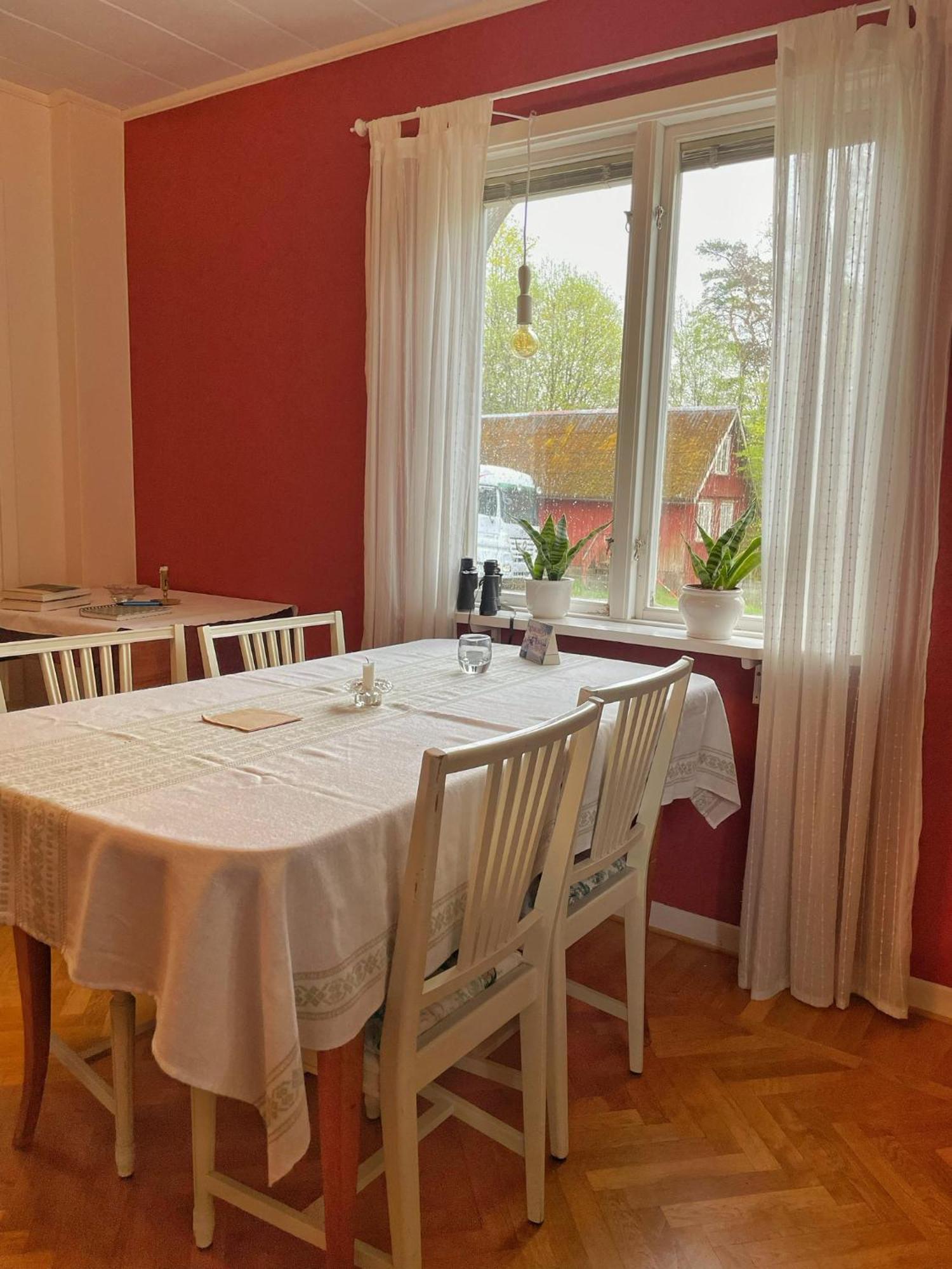 Viktors Affaershus Bed & Breakfast Atran Luaran gambar